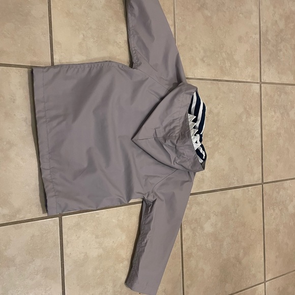 Gap 2years shark rain coat in perfect condition-like new - Picture 8 of 17